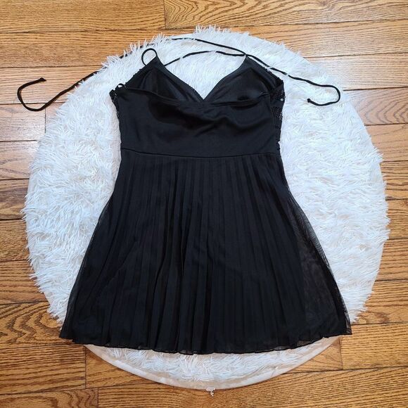 Rampage Women's Black Sequin Pleated Dress - Picture 3 of 3